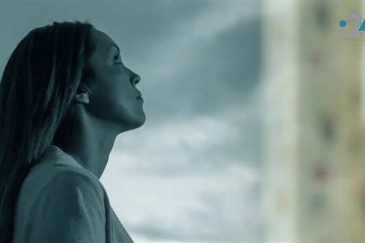 أجنحة تطير بغير ريش